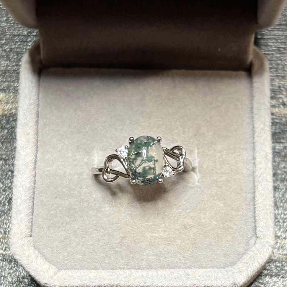 Elegant Natural Moss Agate oval in sterling silver ring size 6
